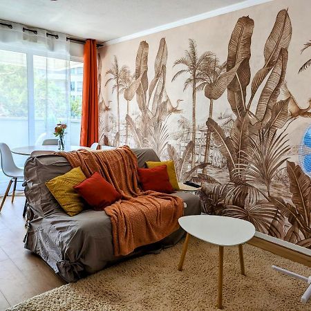 L'Evasion Cergy: Downtown Retreat with Parking & Entertainment Apartment Exterior photo